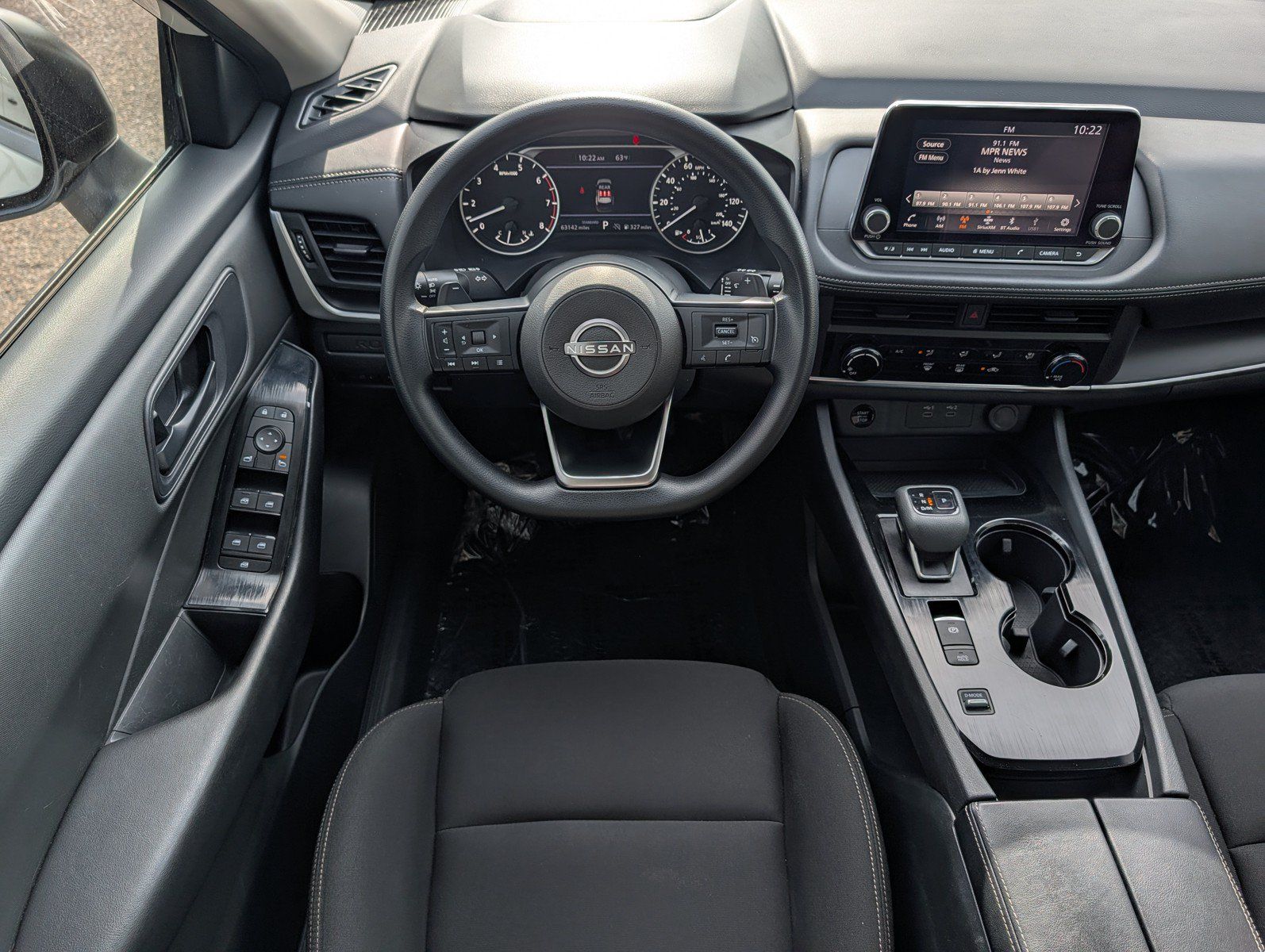 Used 2024 Nissan Rogue S FWD image 17