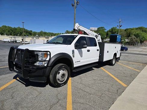 Used 2022 Ford F550 4x4 Crew Cab Super Duty w/ Power Equipment Group image 3