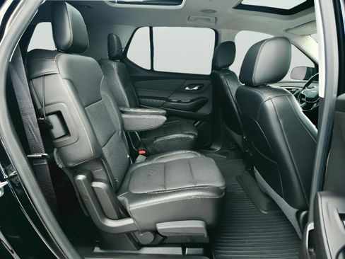 Used 2018 Chevrolet Traverse Premier w/ Redline Edition FWD image 17