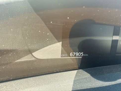 Used 2017 Toyota Prius Two image 7