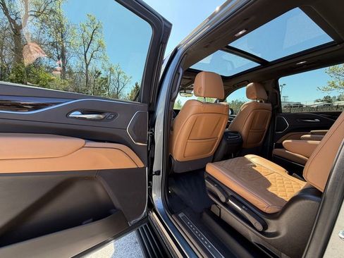 Used 2022 Cadillac Escalade ESV Sport w/ Touring Package image 34