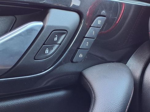 Certified 2022 Chevrolet Blazer RS w/ Enhanced Convenience Package AWD/4WD image 26