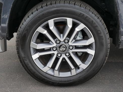 Used 2025 Toyota 4Runner Limited image 15