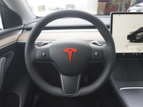 Used 2023 Tesla Model Y Long Range image 10