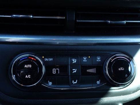 Used 2024 Buick Envista Preferred w/ Convenience I Package image 9