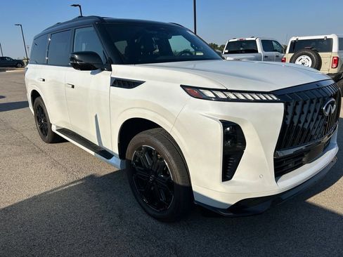Used 2026 INFINITI QX80 4WD image 2