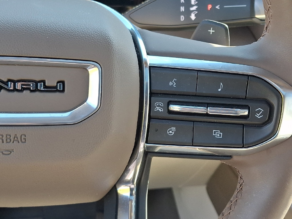 Used 2026 GMC Yukon Denali w/ Sun & Power Step Package AWD/4WD image 22