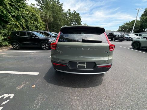 Used 2023 Volvo XC40 B5 Plus AWD/4WD image 14