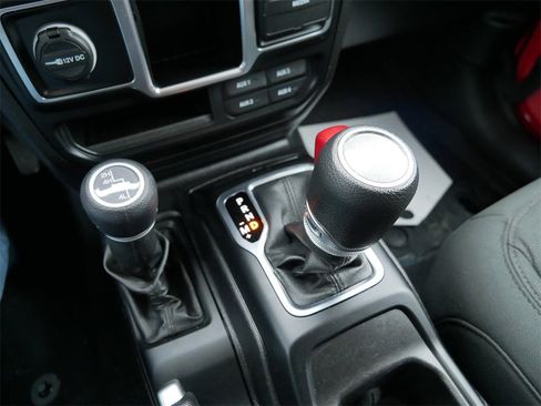 Used 2020 Jeep Wrangler Unlimited Sport image 27