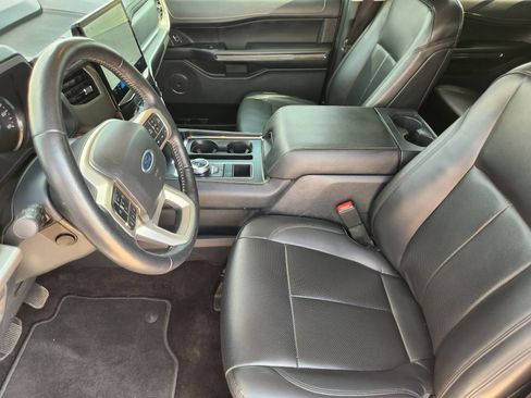 Used 2023 Ford Expedition XLT RWD image 14