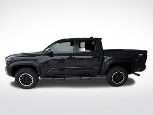 Used 2026 Toyota Tacoma TRD Off-Road AWD/4WD image 3