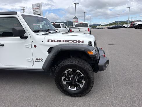 Used 2026 Jeep Wrangler Unlimited Rubicon AWD/4WD image 4