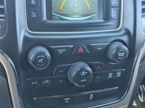 Used 2015 Jeep Grand Cherokee Laredo image 23