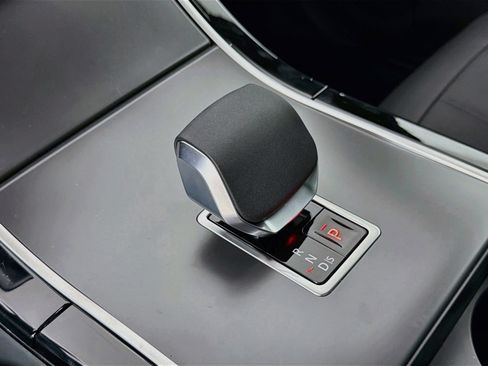 New 2026 Land Rover Range Rover Evoque S AWD/4WD image 17