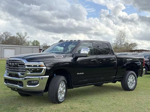 New 2026 RAM 2500 Laramie AWD/4WD image 17