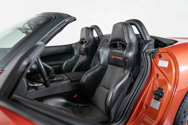Used 2005 Dodge Viper SRT-10 w/ Copperhead Edition Group RWD image 15