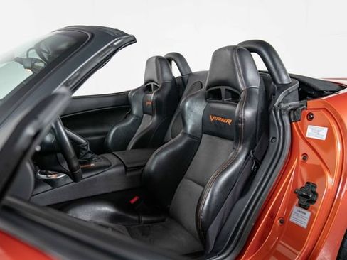 Used 2005 Dodge Viper SRT-10 w/ Copperhead Edition Group RWD image 15