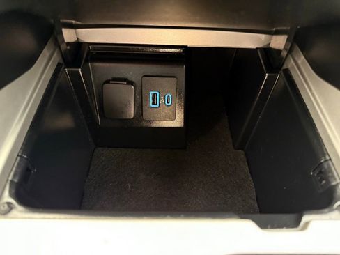 Used 2023 Ford Explorer XLT w/ Equipment Group 202A image 39