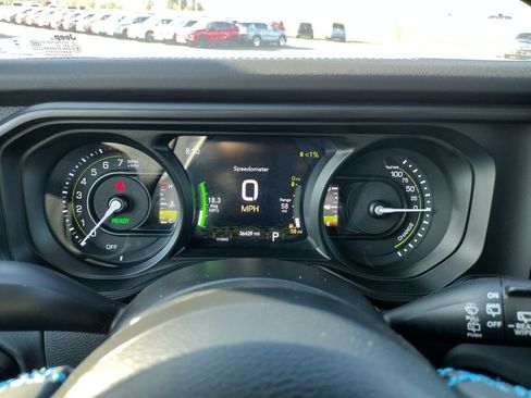 Used 2024 Jeep Wrangler Unlimited Rubicon 4xe w/ Technology Group AWD/4WD image 30