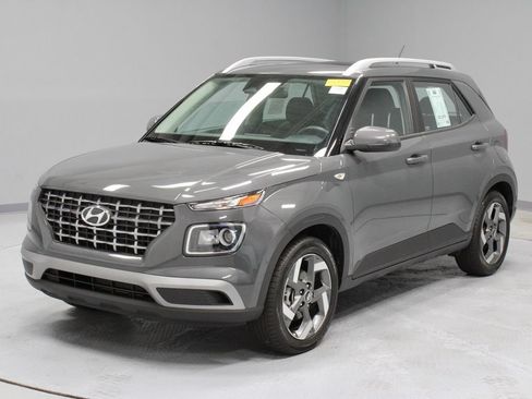 Certified 2024 Hyundai Venue SEL FWD image 8