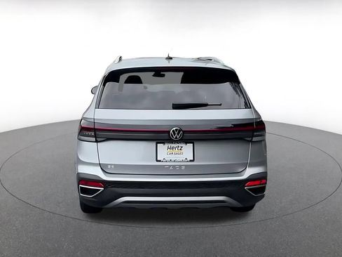 Used 2026 Volkswagen Taos SE FWD image 12