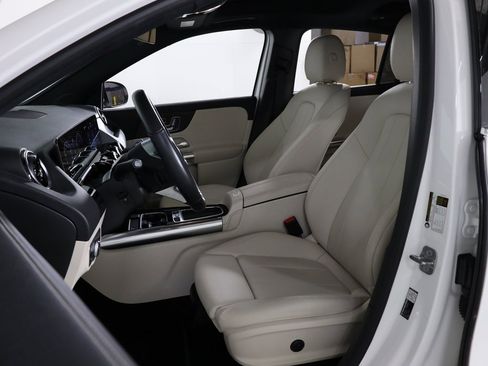 Certified 2026 Mercedes-Benz GLA 250 4MATIC image 38