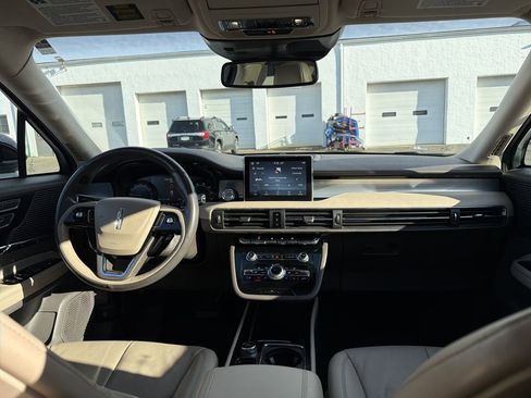 Certified 2022 Lincoln Corsair AWD w/ Premium Package image 18