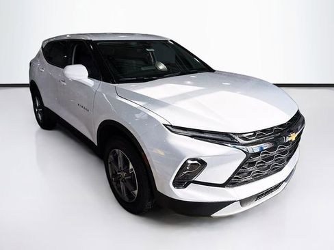 New 2026 Chevrolet Blazer LT image 3