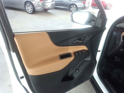 Used 2019 Chevrolet Equinox Premier FWD image 19