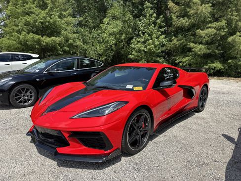 Used 2021 Chevrolet Corvette Stingray Premium Cpe w/ Z51 Performance Package RWD image 1