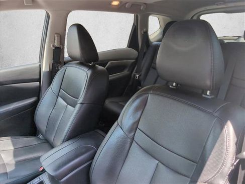 Used 2019 Nissan Rogue SL w/ Premium Package FWD image 12