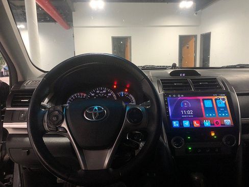 Used 2014 Toyota Camry SE FWD image 13