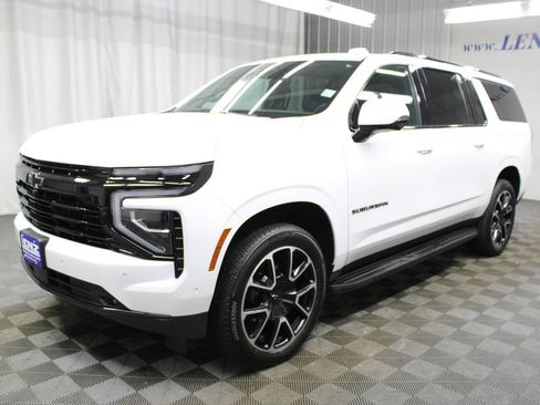Used 2026 Chevrolet Suburban RST w/ Comfort Package AWD/4WD image 7