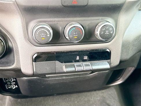 Used 2019 RAM 1500 Big Horn image 16