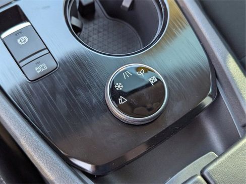 Certified 2025 Nissan Rogue S image 27