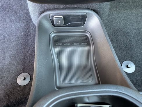 New 2026 Chrysler Pacifica Select w/ S Appearance Package image 34