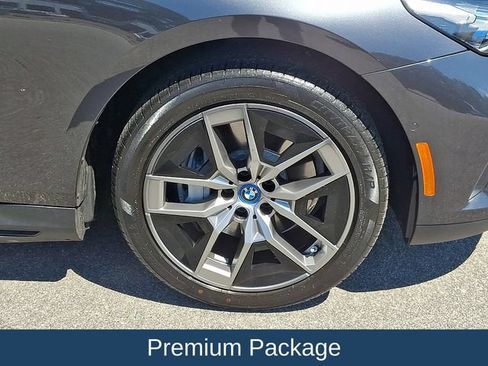 Used 2025 BMW i5 eDrive40i RWD image 10