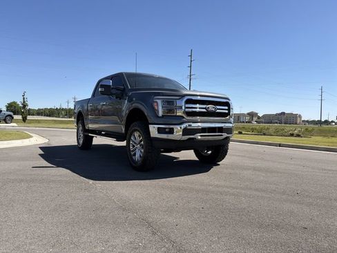 Used 2025 Ford F150 Lariat w/ Equipment Group 502A High AWD/4WD image 7