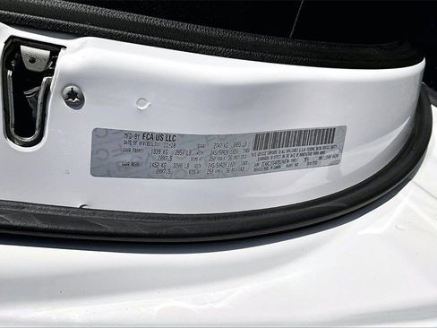 Used 2019 Chrysler Pacifica Touring Plus w/ S Appearance Package image 17