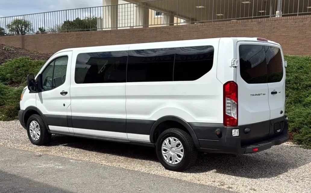 Used 2015 Ford Transit 350 XLT RWD image 5