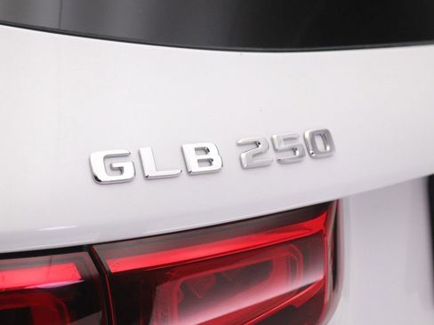 Certified 2022 Mercedes-Benz GLB 250 image 22