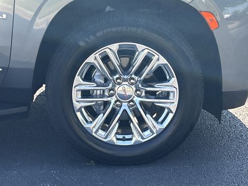 Used 2021 GMC Yukon SLT w/ SLT Luxury Package RWD image 33