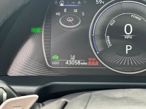 Certified 2023 Lexus ES 300h w/ Premium Package image 20