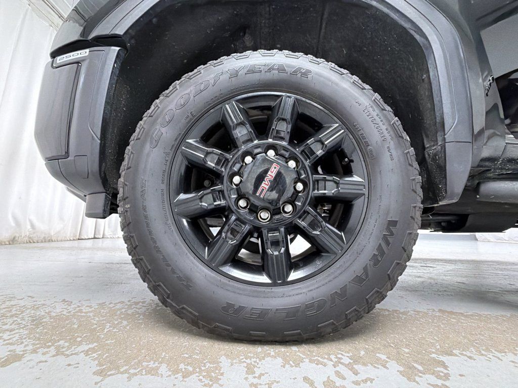 Used 2025 GMC Sierra 2500 AT4 AWD/4WD image 14