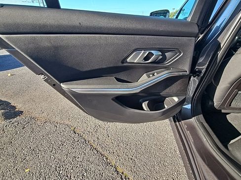 Used 2021 BMW 330i Sedan w/ Premium Package image 34