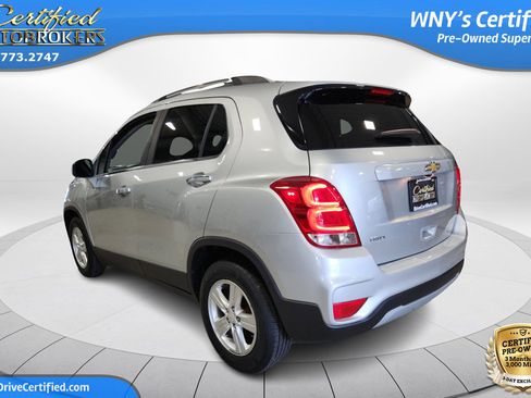 Used 2019 Chevrolet Trax LT w/ LT Convenience Package image 8