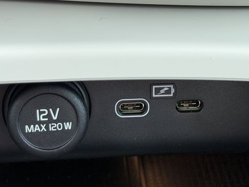 New 2026 Volvo XC40 B5 Plus w/ Climate Package image 25