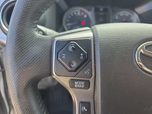 Used 2022 Toyota Tacoma SR5 RWD image 14