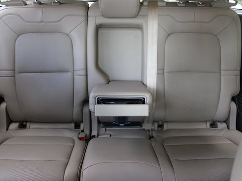 Used 2020 Lincoln Corsair AWD w/ Premium Package image 37