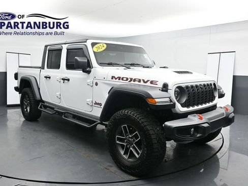 Used 2024 Jeep Gladiator Mojave w/ Technology Group AWD/4WD image 1